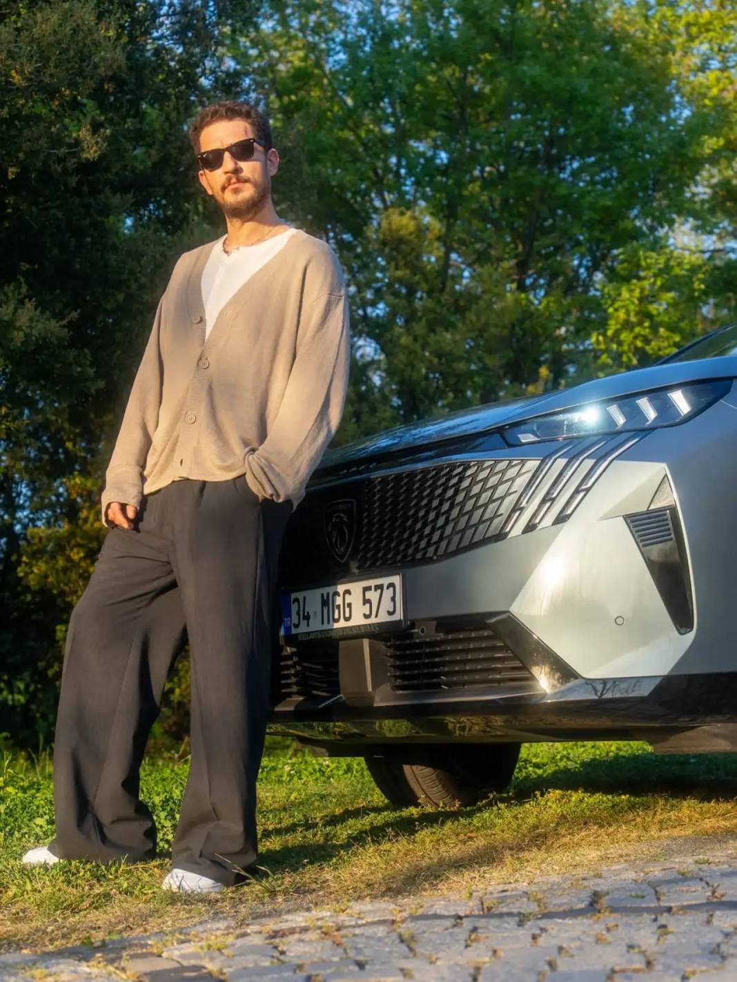 Ünlü oyuncu ikinci kez yas tuttu: Babaannesi de vefat etti 1